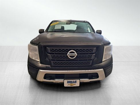 Used 2021 Nissan Titan SV w/ SV Convenience Package image 2