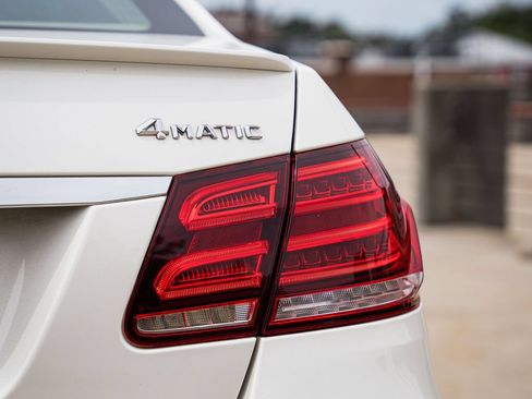 Used 2015 Mercedes-Benz E 350 4MATIC Sedan image 5
