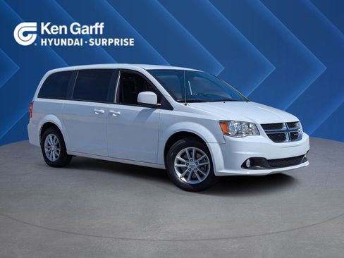 Used 2020 Dodge Grand Caravan SE image 1