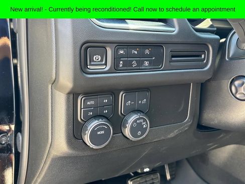 Used 2024 Chevrolet Tahoe Z71 w/ Luxury Package AWD/4WD image 8