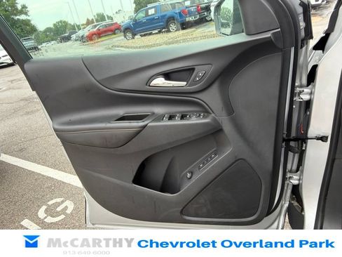 Used 2020 Chevrolet Equinox Premier FWD image 16