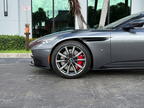 Used 2018 Aston Martin DB11 V12 RWD image 11