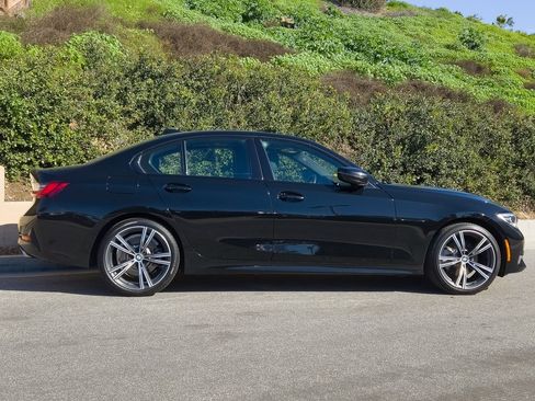 Used 2022 BMW 330i Sedan w/ Driving Assistance Package image 4