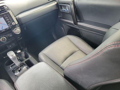 Used 2024 Toyota 4Runner TRD Off-Road Premium w/ Moonroof Package AWD/4WD image 18