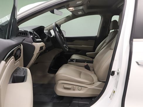 Used 2024 Honda Odyssey Touring image 11