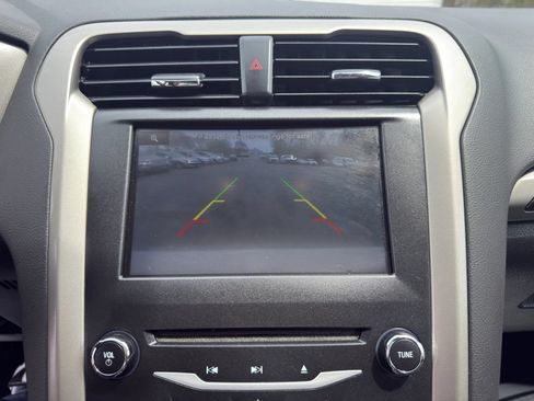 Used 2015 Ford Fusion SE w/ Equipment Group 202A AWD/4WD image 28