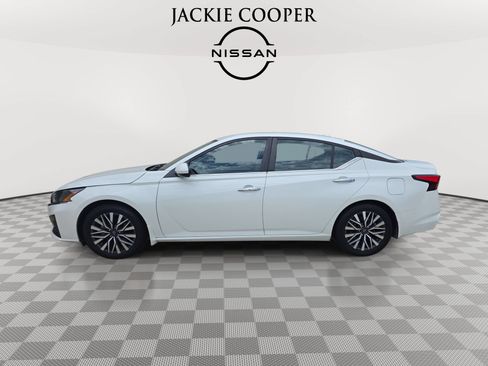 Used 2023 Nissan Altima 2.5 SV FWD image 8