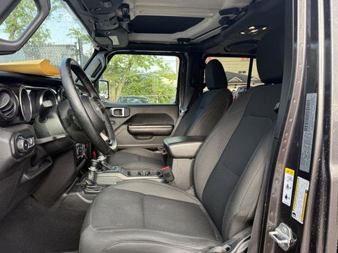 Used 2020 Jeep Wrangler Unlimited Sport AWD/4WD image 9