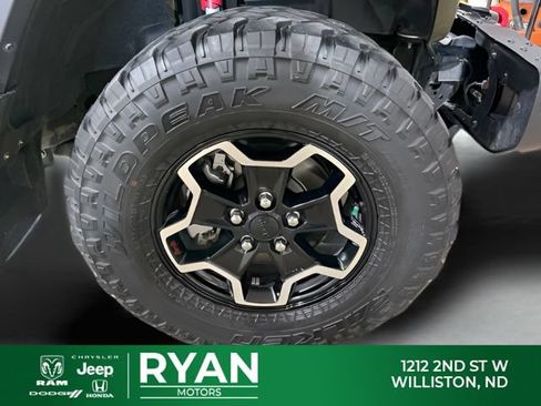 Used 2020 Jeep Gladiator Rubicon AWD/4WD image 16