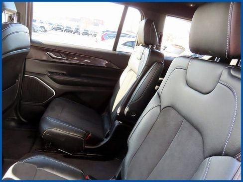 Used 2022 Jeep Grand Cherokee L Laredo image 10