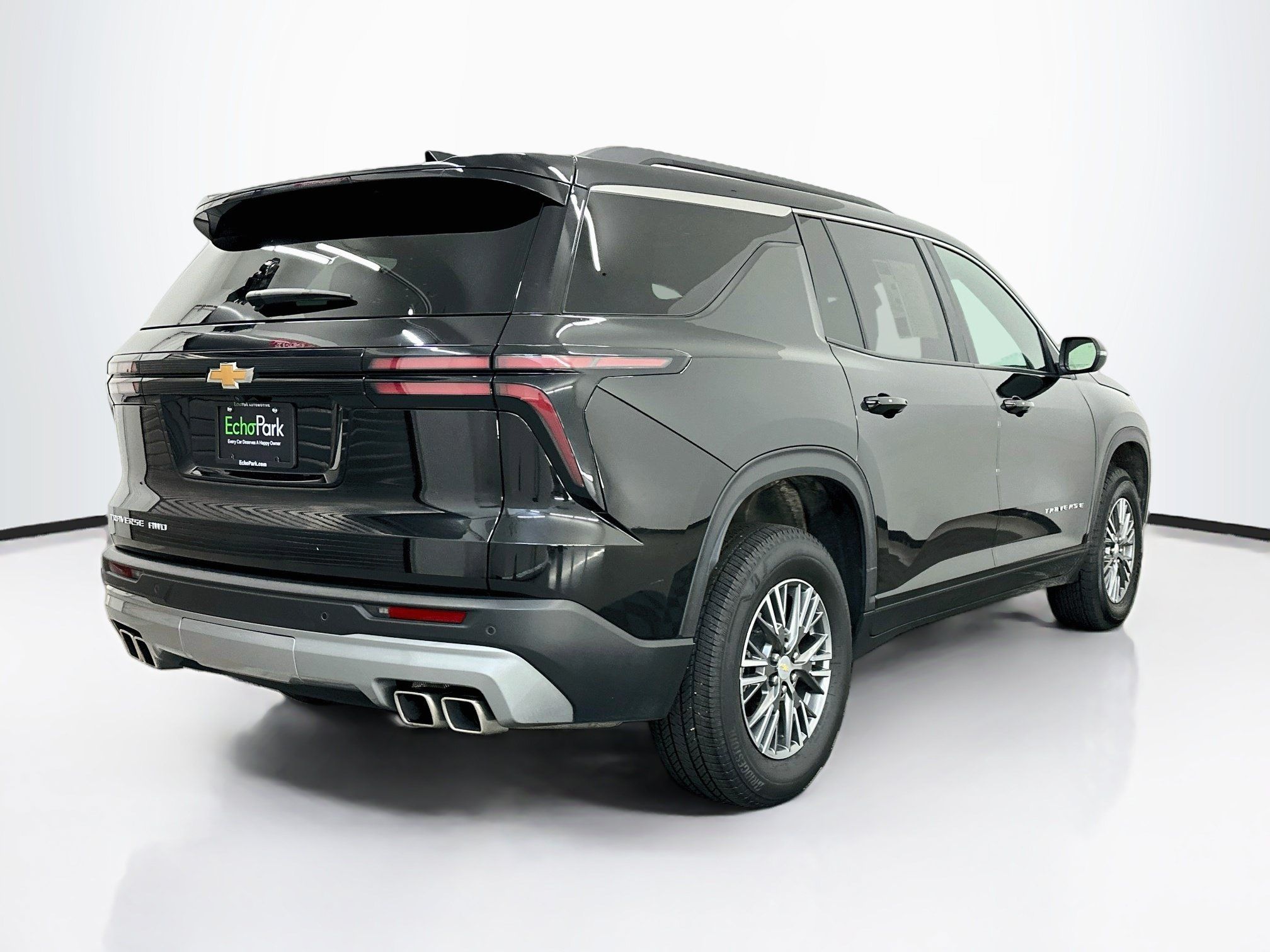 Used 2025 Chevrolet Traverse LT AWD/4WD image 9