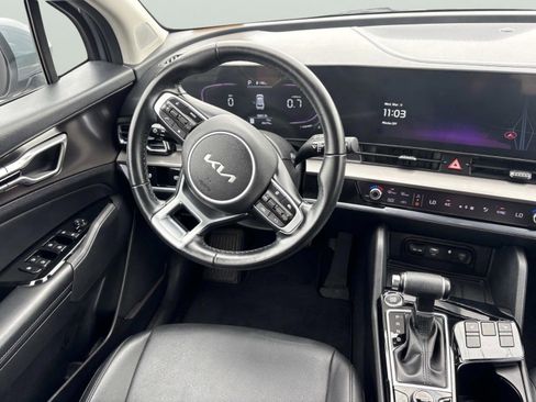 Used 2023 Kia Sportage EX image 13