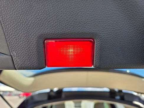 Used 2019 Mercedes-Benz GLC 300 image 21