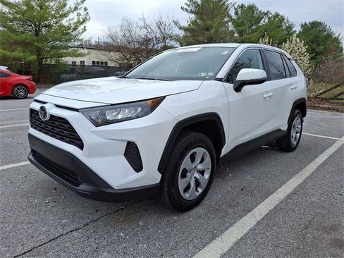 Certified 2022 Toyota RAV4 LE image 3
