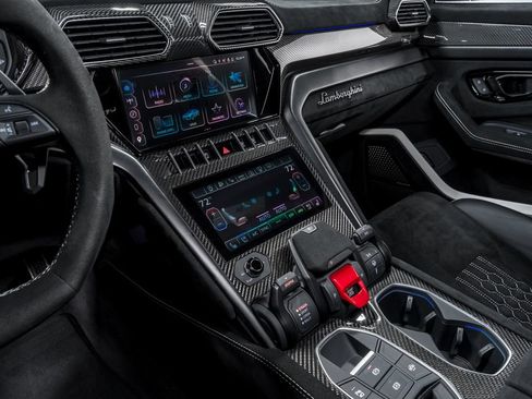 Used 2023 Lamborghini Urus Performante AWD/4WD image 24