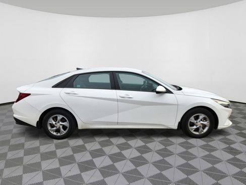 Used 2023 Hyundai Elantra SE image 6