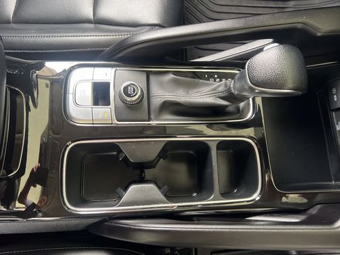 Certified 2025 Kia Telluride LX FWD image 23