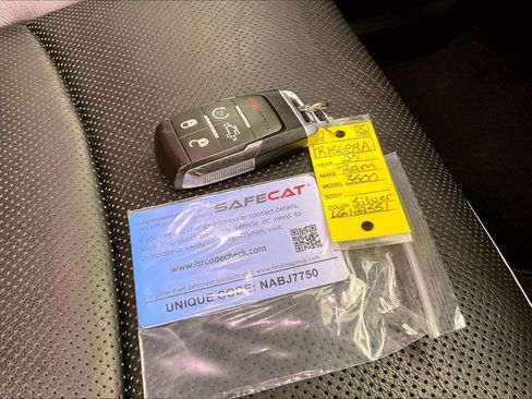 Used 2020 RAM 3500 Limited image 11