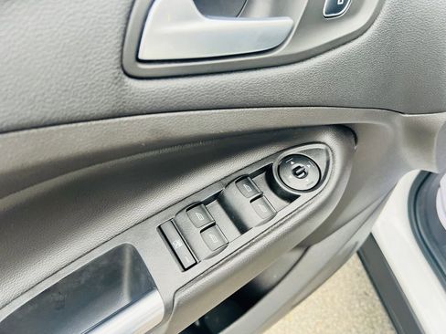 Used 2017 Ford Escape SE w/ SE Cold Weather Package image 14