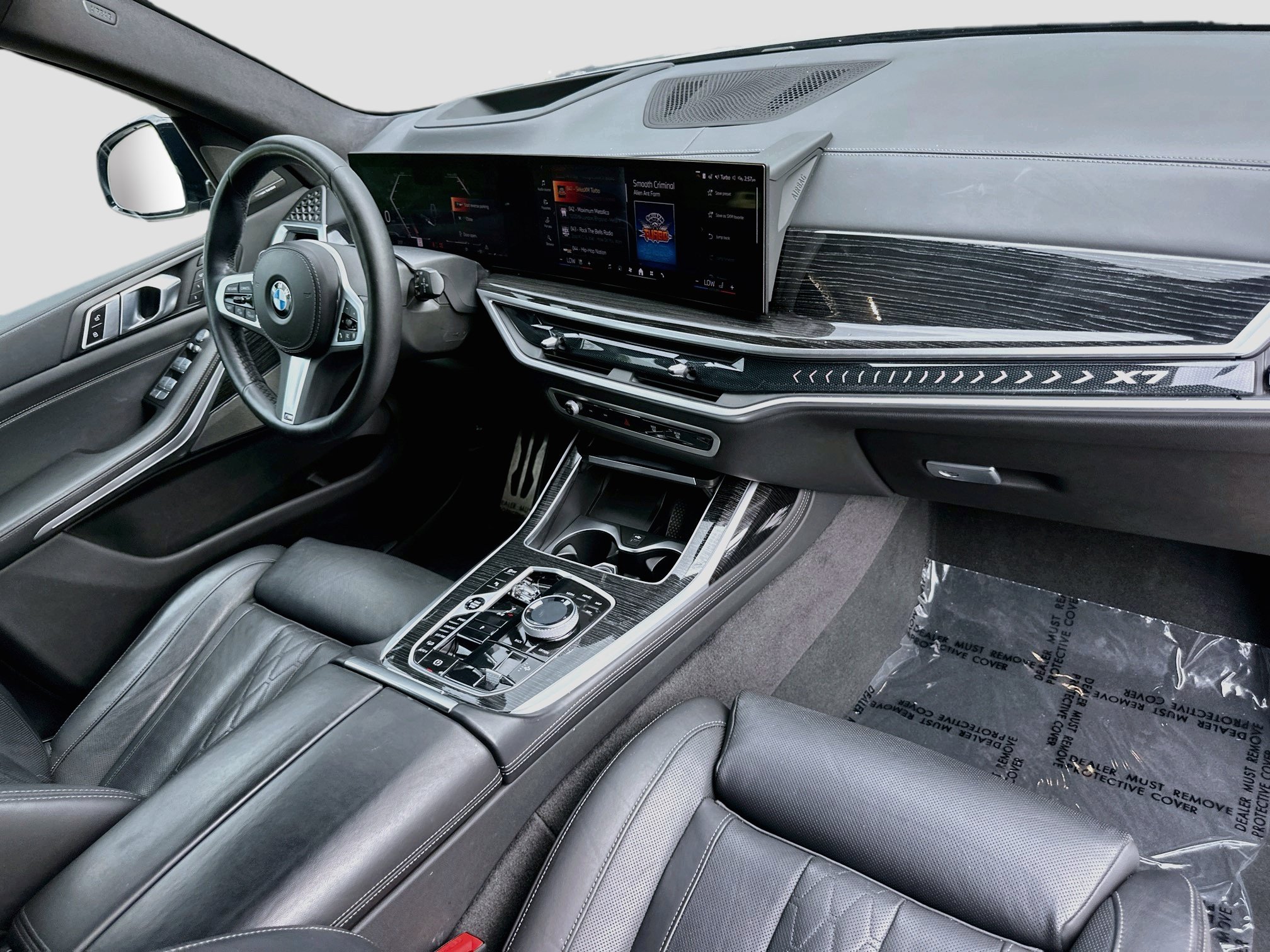 Used 2024 BMW X7 xDrive40i w/ M Sport Package AWD/4WD image 28
