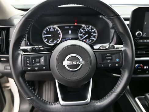 Used 2022 Nissan Pathfinder SV image 16