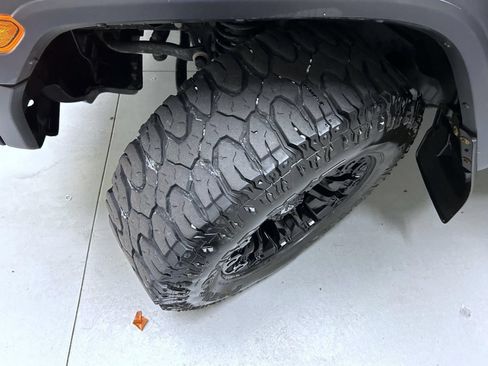 Used 2020 Jeep Wrangler Sport AWD/4WD image 21