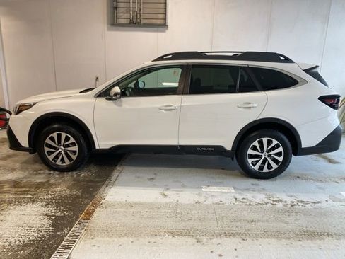 Used 2020 Subaru Outback Premium image 9