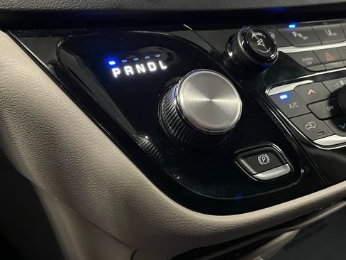 Used 2017 Chrysler Pacifica Touring-L Plus w/ Advanced Safetytec Group image 13