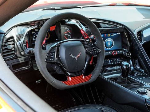 Used 2019 Chevrolet Corvette Grand Sport w/ Grand Sport Heritage Package RWD image 17