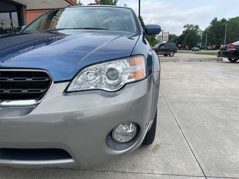 Used 2007 Subaru Outback 2.5i Limited L.L. Bean AWD/4WD image 4