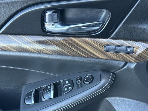Used 2017 Nissan Maxima Platinum image 17