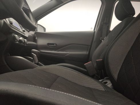 Used 2020 Nissan Kicks S FWD image 17