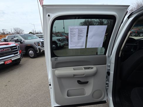 Used 2013 Chevrolet Silverado 1500 W/T image 26