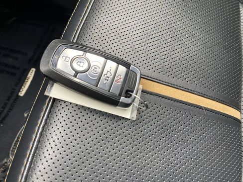 Certified 2022 Ford F150 Platinum w/ Equipment Group 701A High image 38