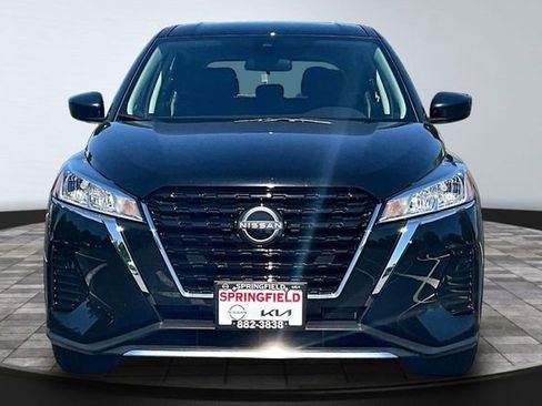 Used 2025 Nissan Kicks Play S image 2