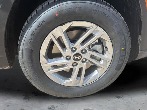 Used 2025 Hyundai Tucson SE image 29