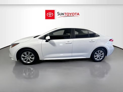Used 2022 Toyota Corolla LE image 7