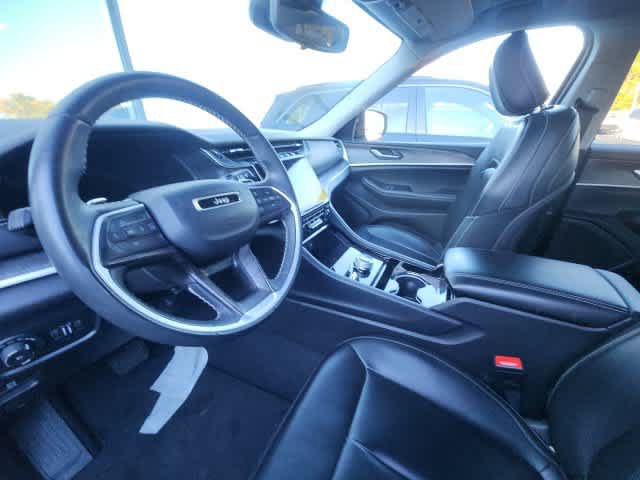 Used 2023 Jeep Grand Cherokee L Limited AWD/4WD image 23