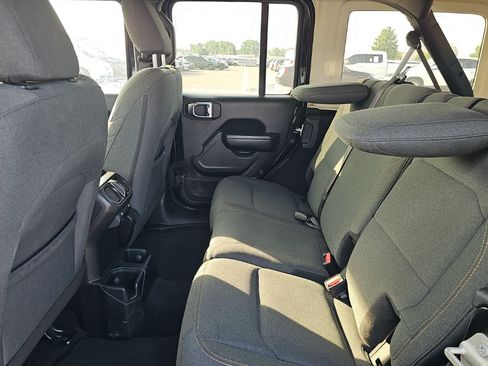 Used 2024 Jeep Wrangler Unlimited Sport AWD/4WD image 8