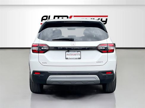 Used 2025 Honda Pilot EX-L image 6