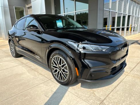 Certified 2025 Ford Mustang Mach-E Premium AWD/4WD image 9