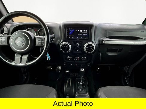 Used 2016 Jeep Wrangler Unlimited Sahara w/ Connectivity Group image 15