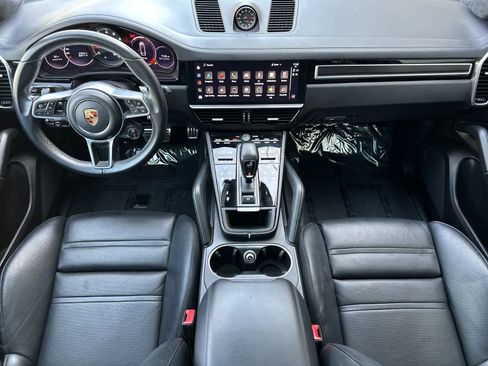 Certified 2023 Porsche Cayenne GTS AWD/4WD image 6