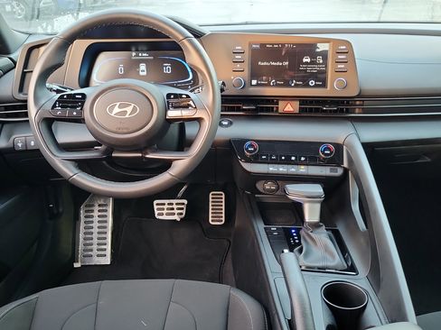 Certified 2025 Hyundai Elantra Sport w/ Cargo Package image 6