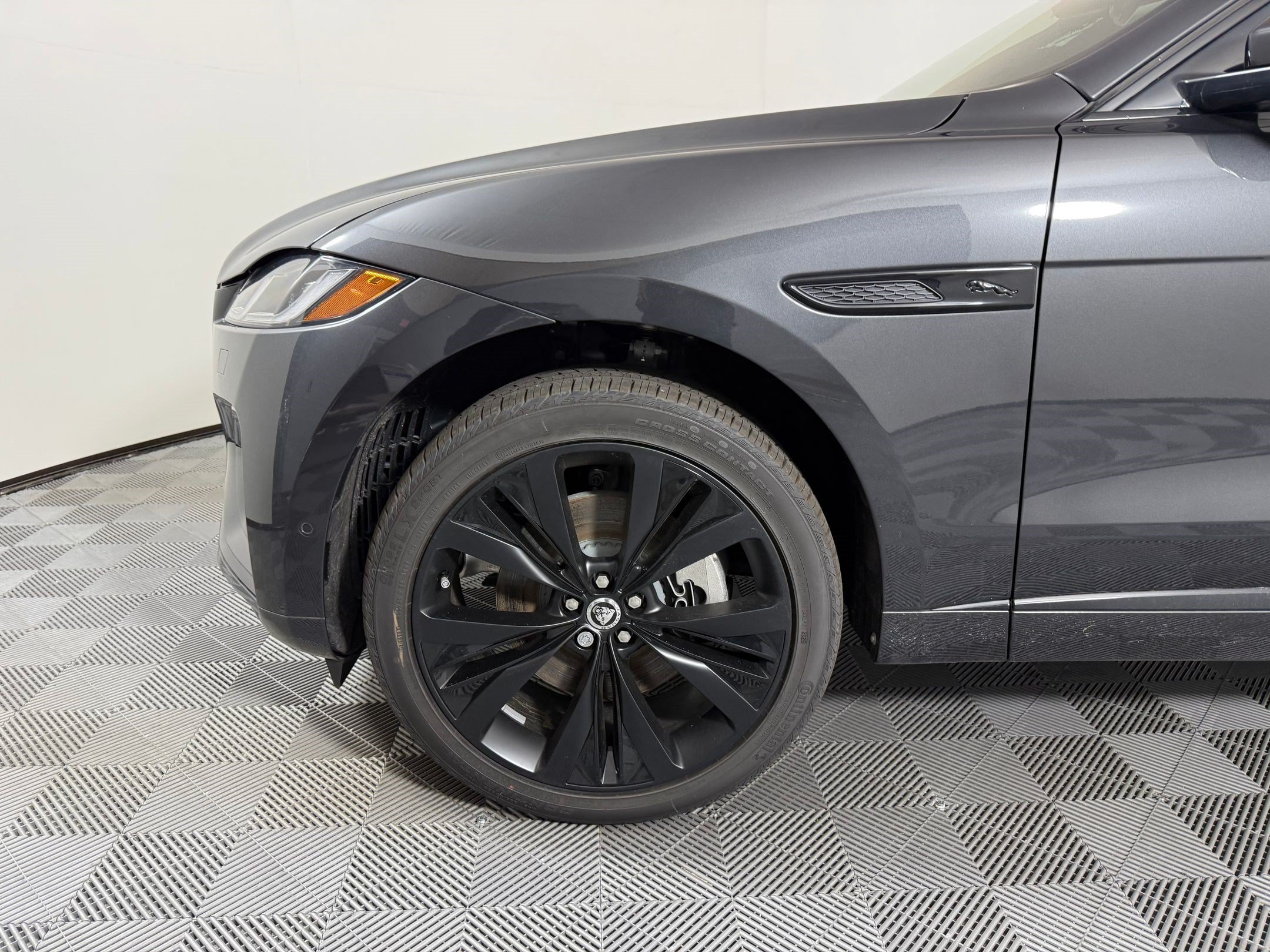 New 2026 Jaguar F-PACE R-Dynamic S AWD/4WD image 13