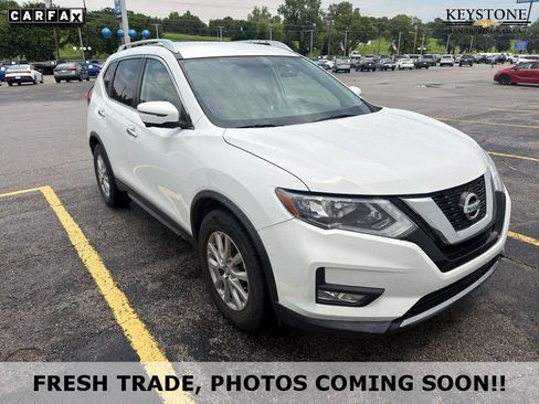 Used 2017 Nissan Rogue SV w/ SV Premium Package FWD image 1