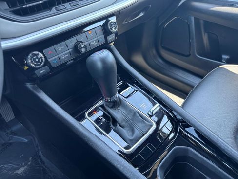 Used 2025 Jeep Compass Limited AWD/4WD image 42