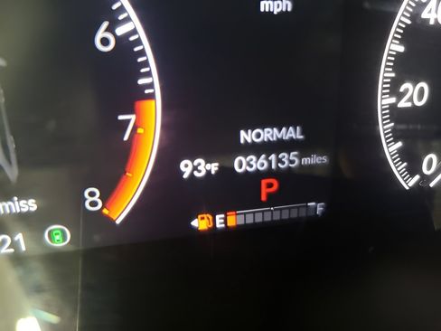 Used 2025 Honda HR-V LX image 27