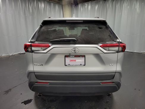Used 2020 Toyota RAV4 LE image 7