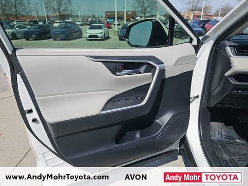 Used 2019 Toyota RAV4 XLE Premium image 11